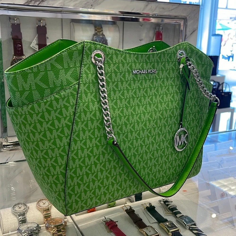 Michael Kors Jet Set Large Signature Logo Chain Shoulder Tote Bag
Jungle Green - Picture 7 of 16